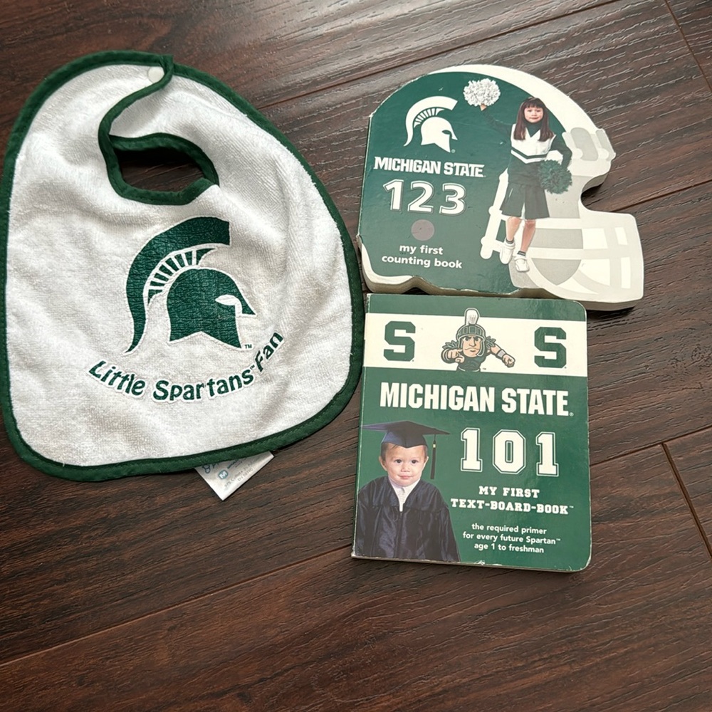 Michigan State Spartans‎ baby bundle of bib and two baby board books
